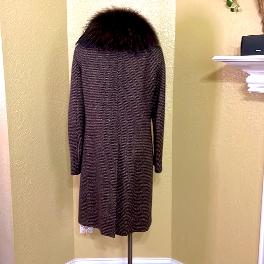 Burberry wool with fur classic coat - Picture 6 of 12